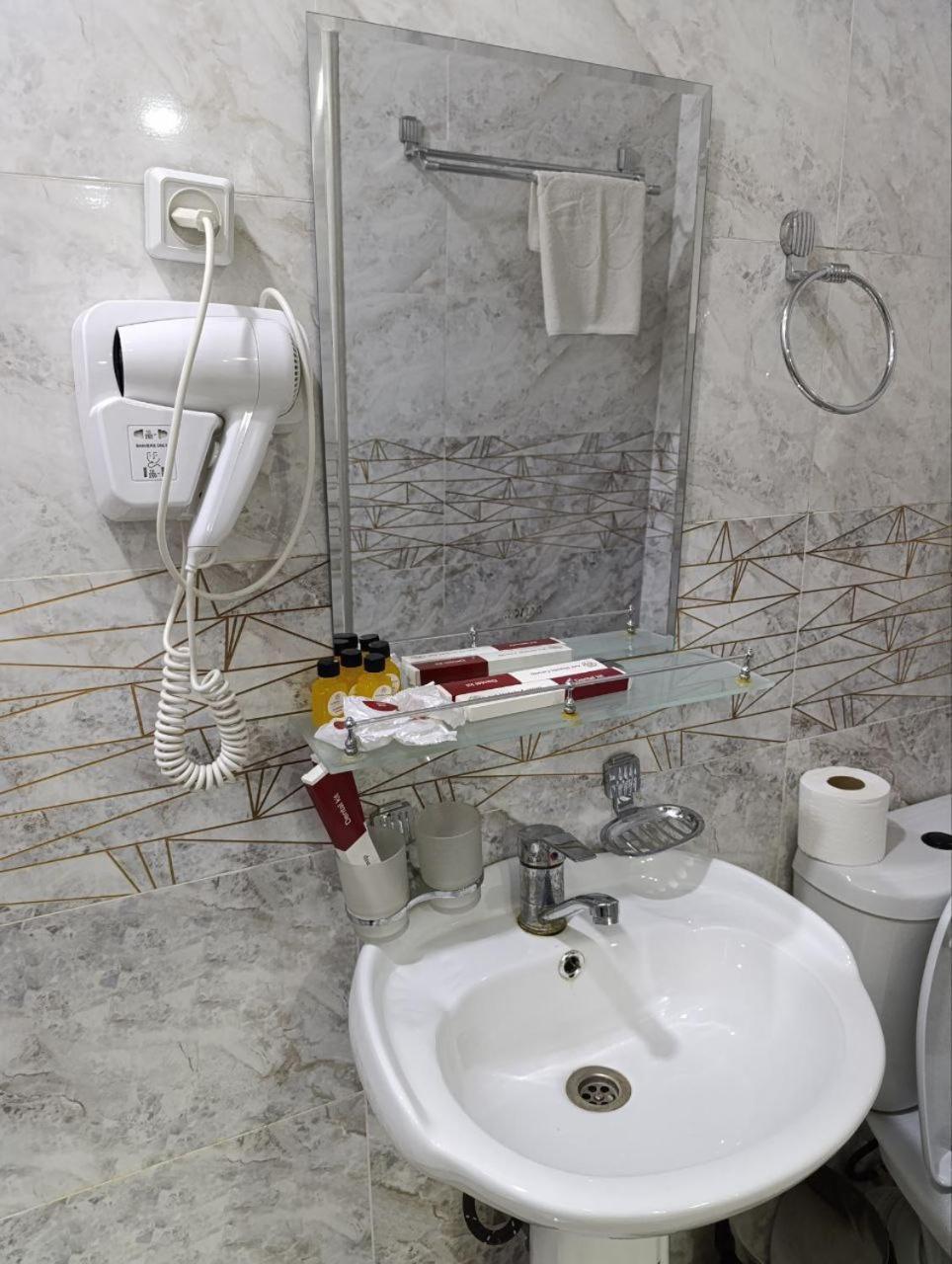 The Art Hotel Tachkent Extérieur photo